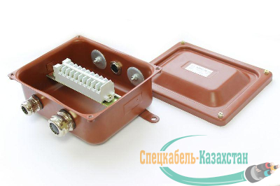 Коробка КЗНС-08 УХЛ1.5 IP65 с латунными сальниками ЗЭТАРУС zeta30314